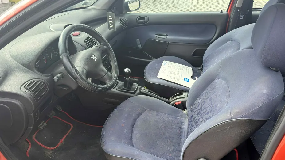 PEUGEOT 206 -
