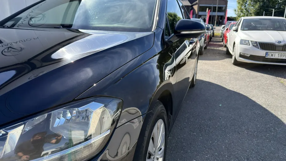 VOLKSWAGEN Golf -
