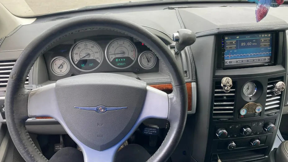 CHRYSLER Town & Country -
