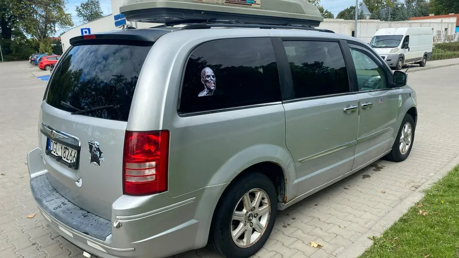CHRYSLER Town & Country -