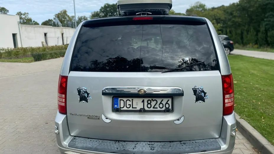 CHRYSLER Town & Country -