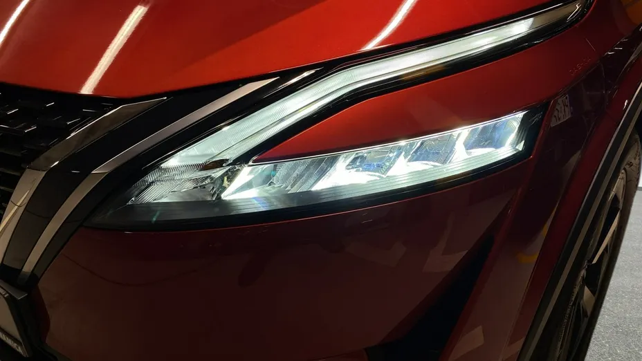 NISSAN Qashqai -