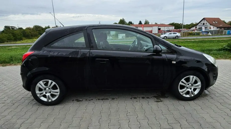 OPEL Corsa -