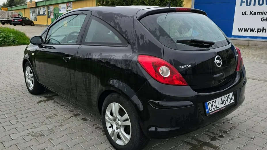 OPEL Corsa -