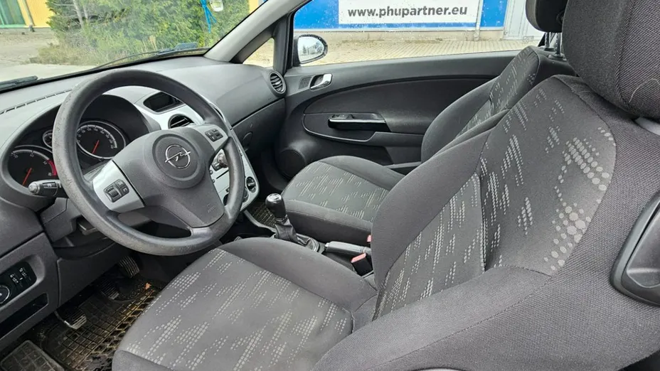 OPEL Corsa -