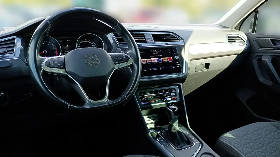 VOLKSWAGEN Tiguan -
