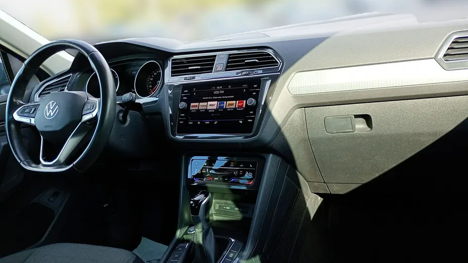 VOLKSWAGEN Tiguan -