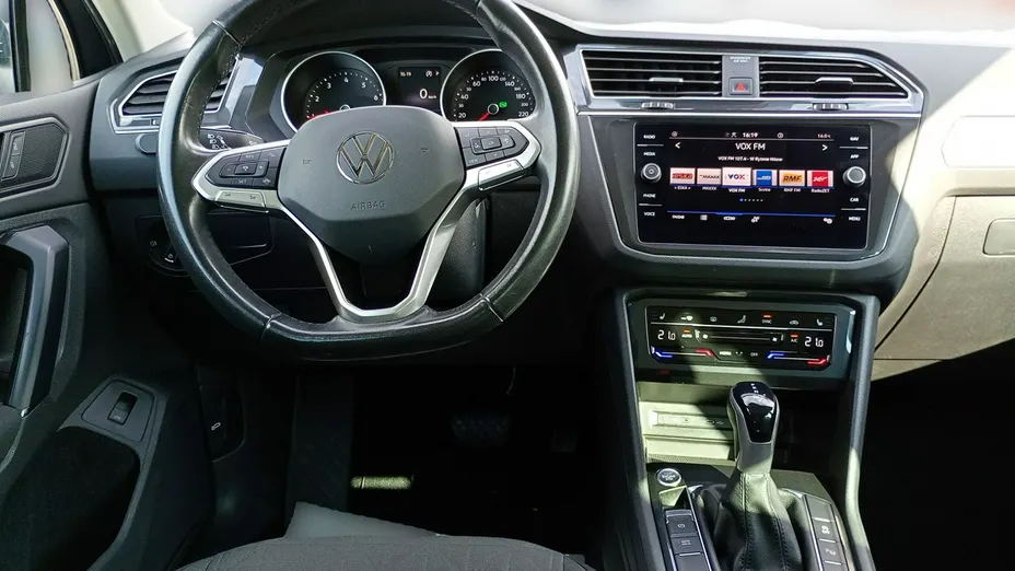 VOLKSWAGEN Tiguan -