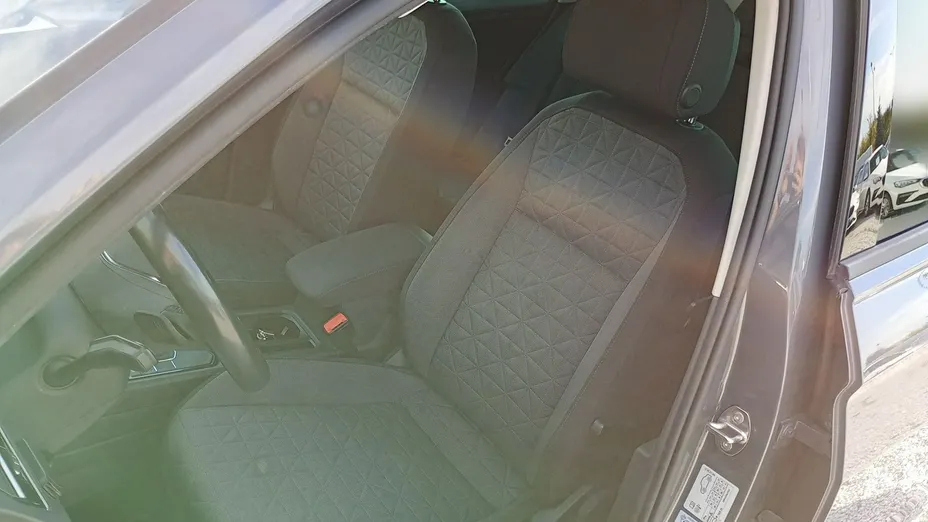 VOLKSWAGEN Tiguan -