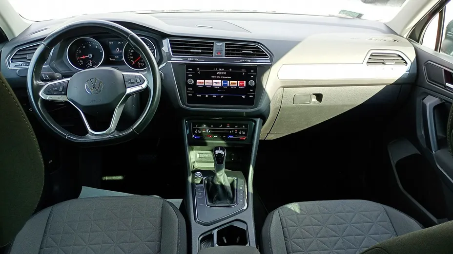 VOLKSWAGEN Tiguan -