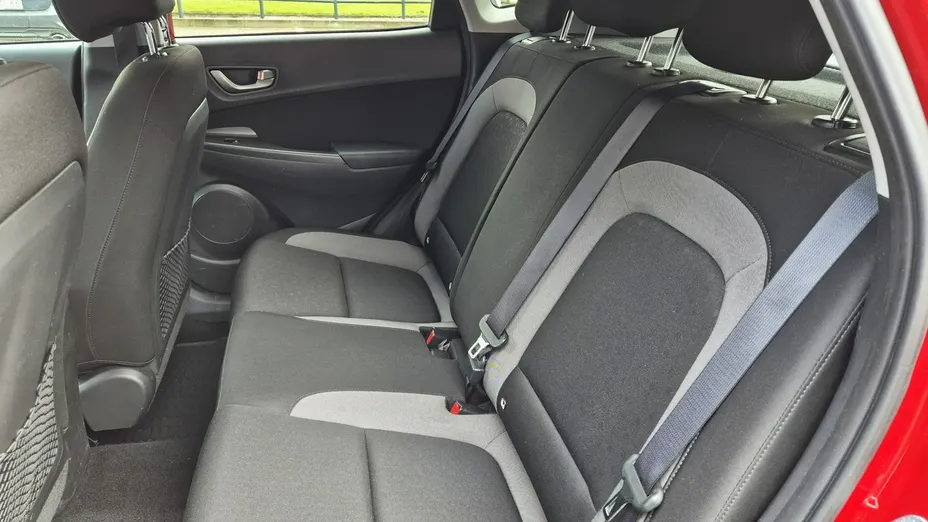 HYUNDAI Kona -