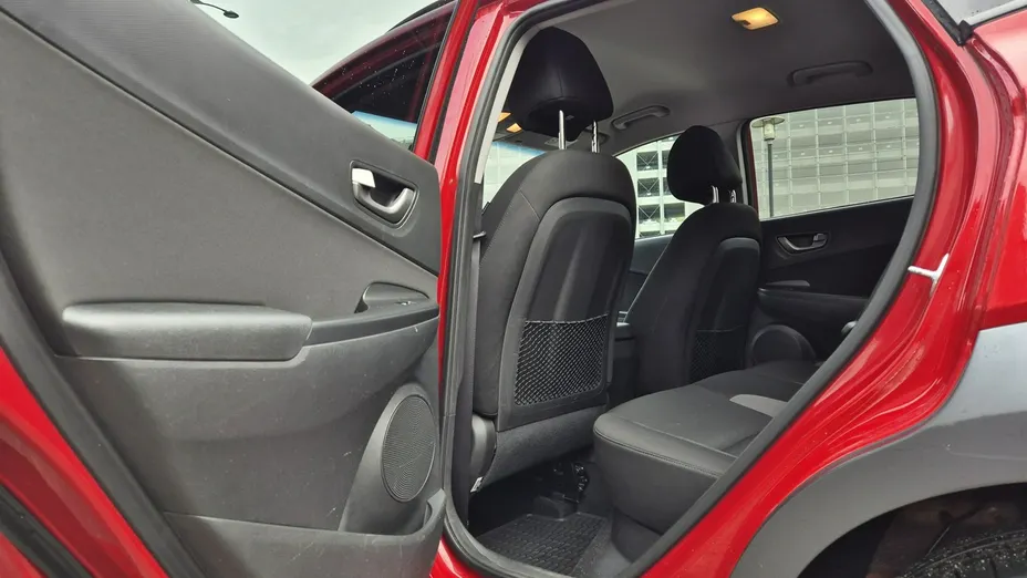 HYUNDAI Kona -