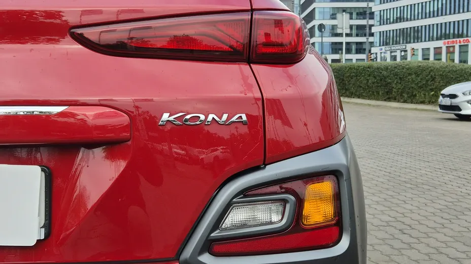 HYUNDAI Kona -
