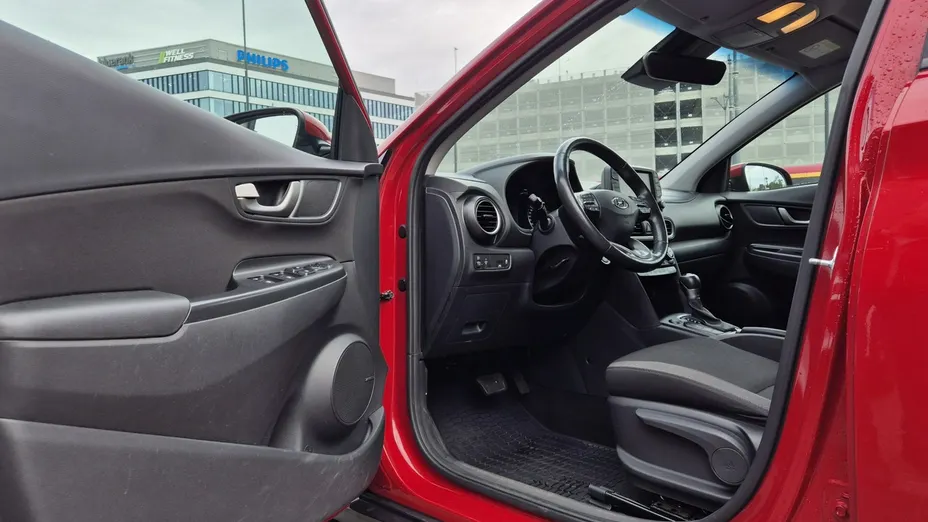 HYUNDAI Kona -