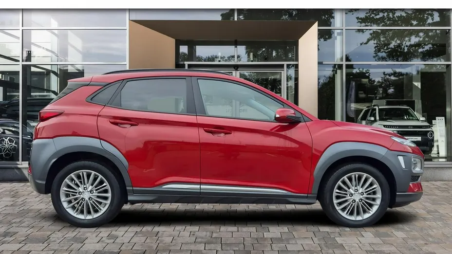 HYUNDAI Kona -