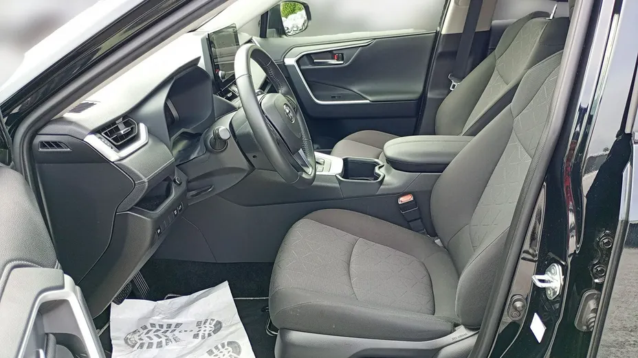 TOYOTA RAV4 -