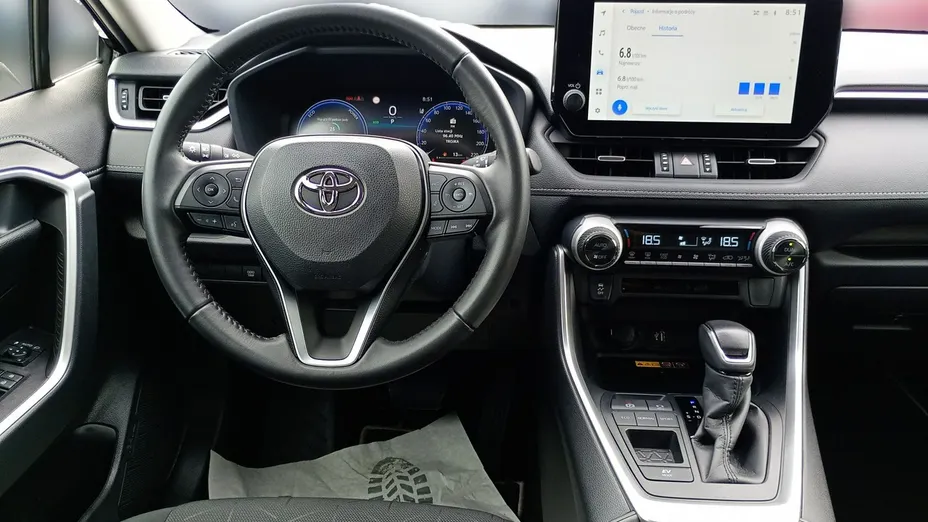 TOYOTA RAV4 -
