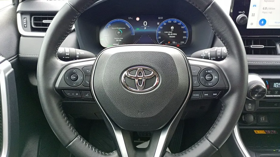TOYOTA RAV4 -