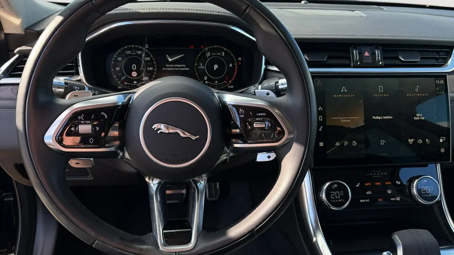 JAGUAR XF -