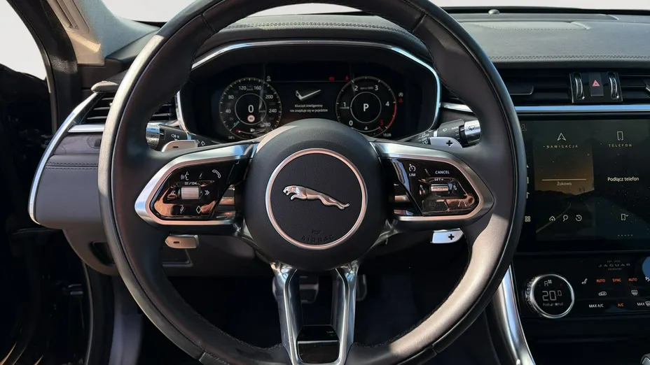JAGUAR XF -