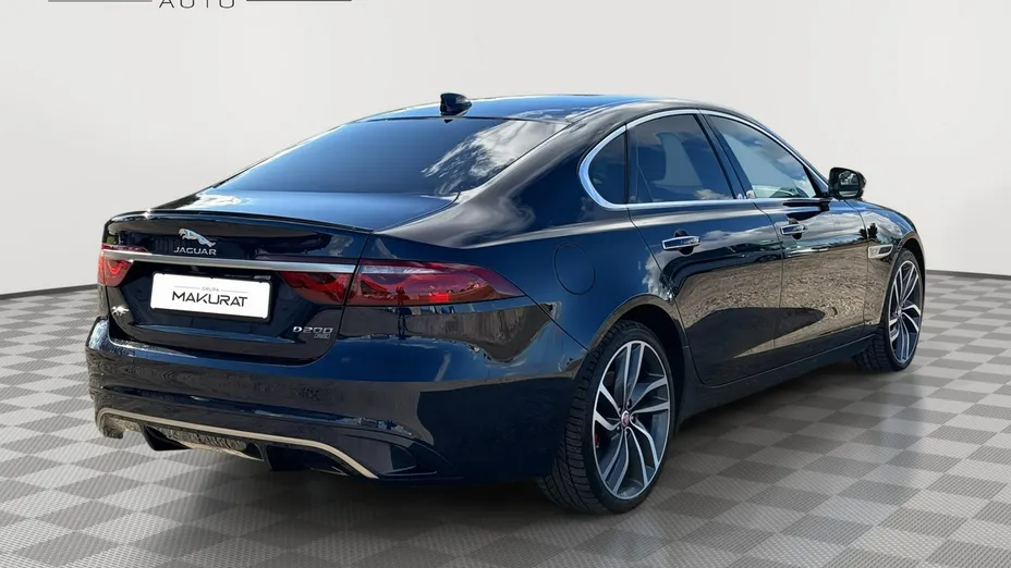 JAGUAR XF -