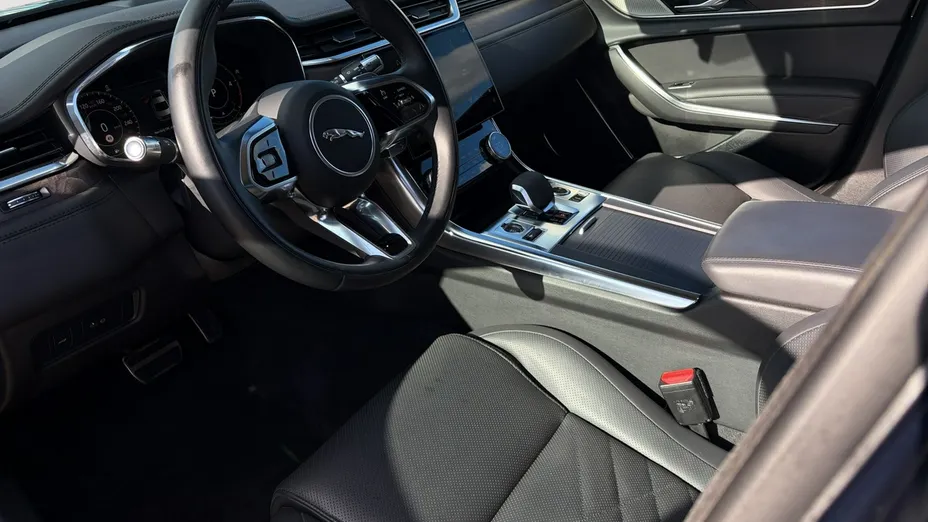 JAGUAR XF -