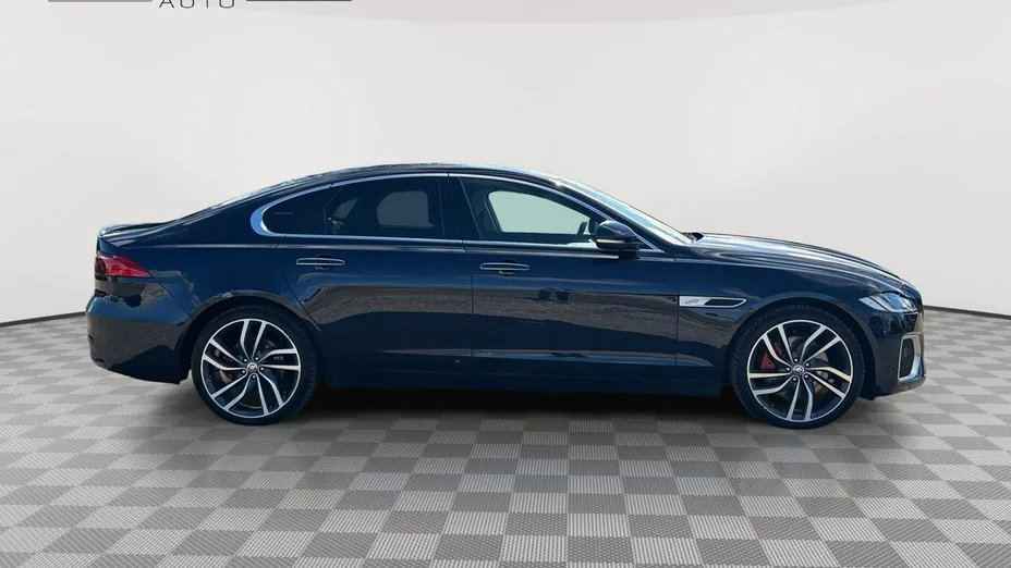 JAGUAR XF -