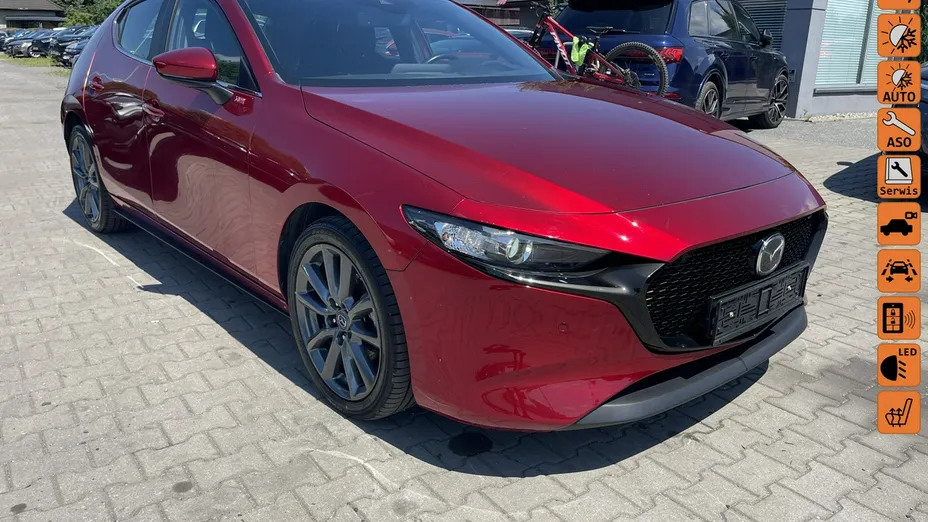 MAZDA 3 -