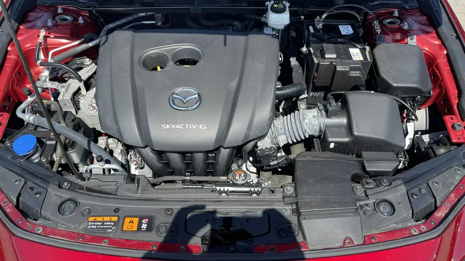 MAZDA 3 -