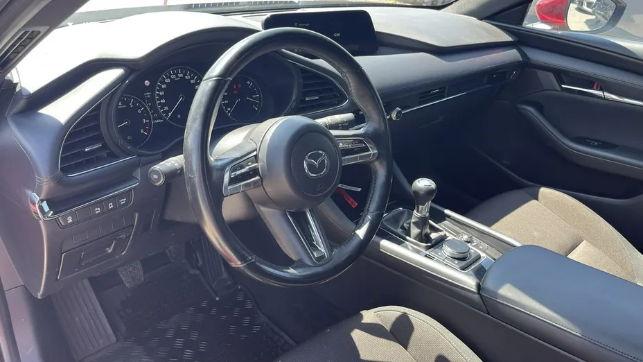 MAZDA 3 -