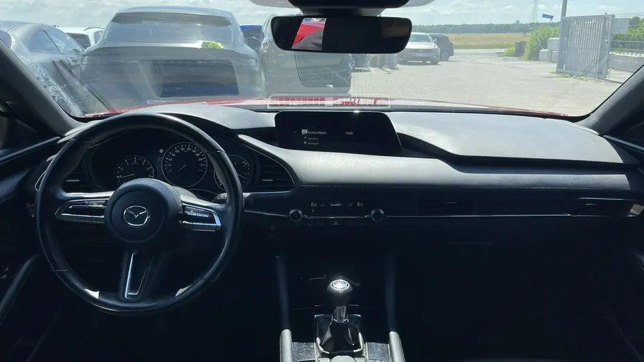 MAZDA 3 -