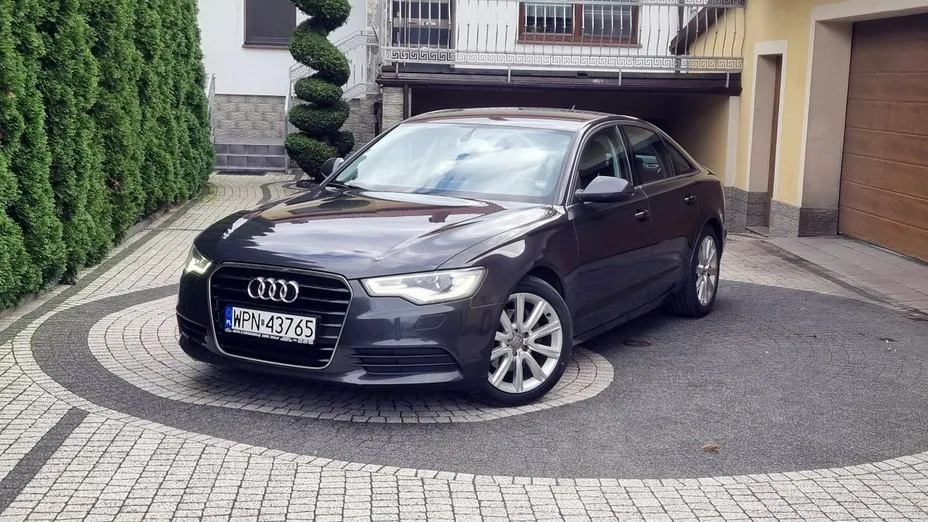 AUDI A6 -