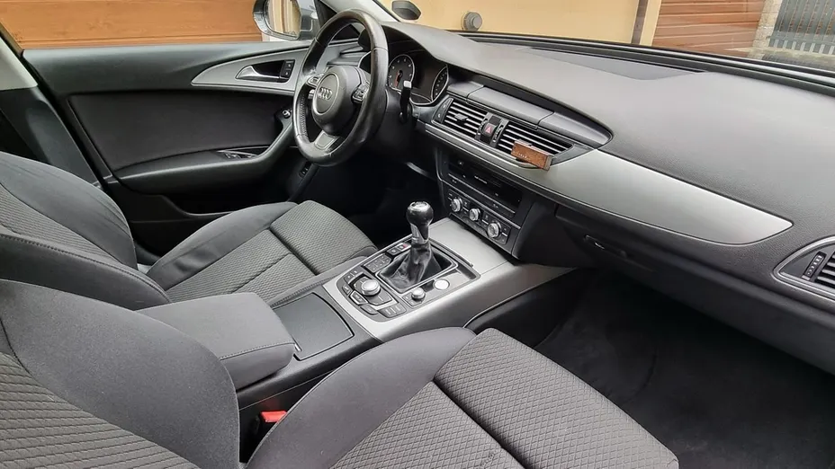 AUDI A6 -
