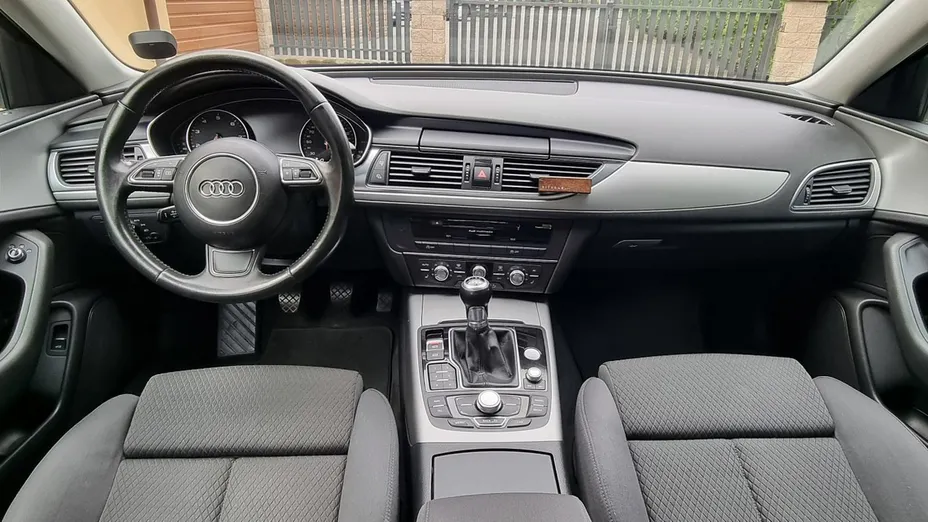 AUDI A6 -