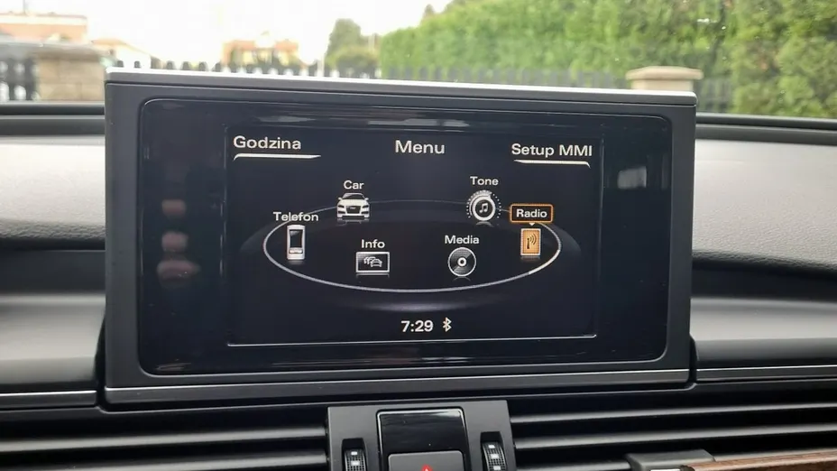 AUDI A6 -