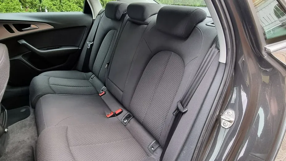 AUDI A6 -