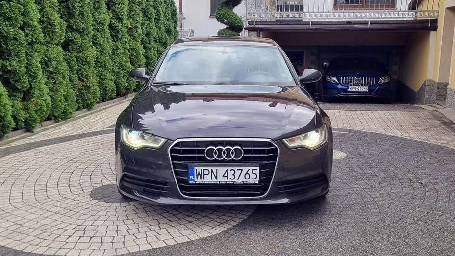 AUDI A6 -