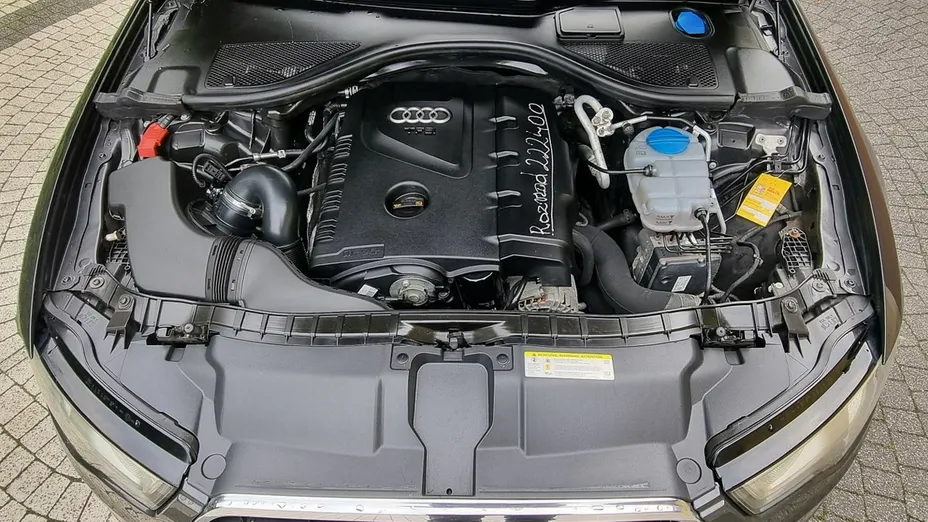 AUDI A6 -