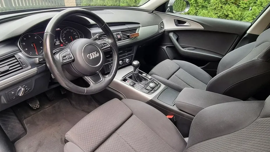 AUDI A6 -