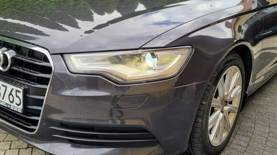 AUDI A6 -