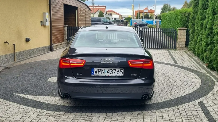 AUDI A6 -