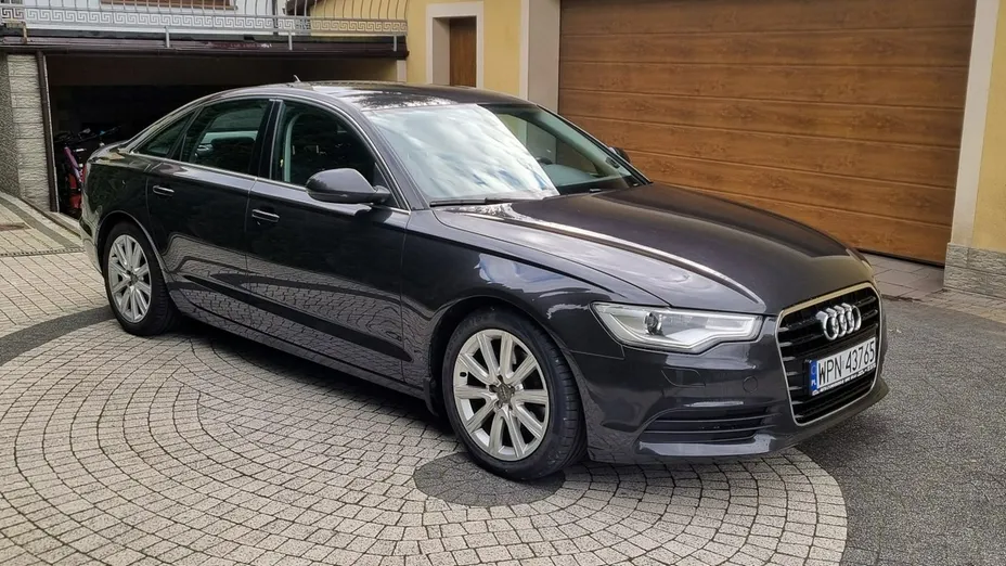 AUDI A6 -