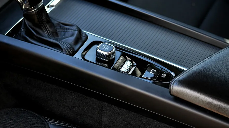 VOLVO V60 -