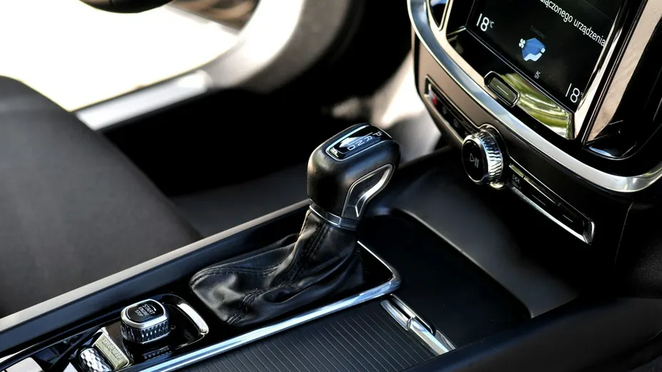 VOLVO V60 -