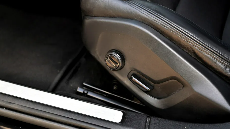 VOLVO V60 -