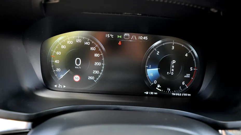 VOLVO V60 -
