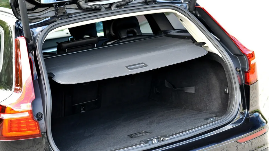 VOLVO V60 -