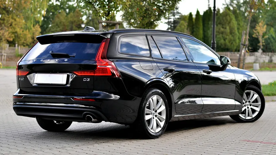 VOLVO V60 -