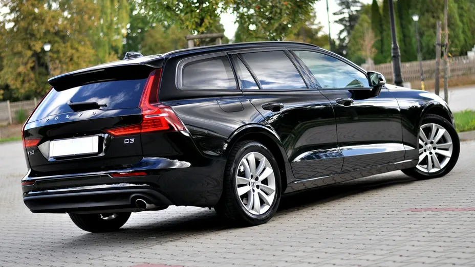 VOLVO V60 -