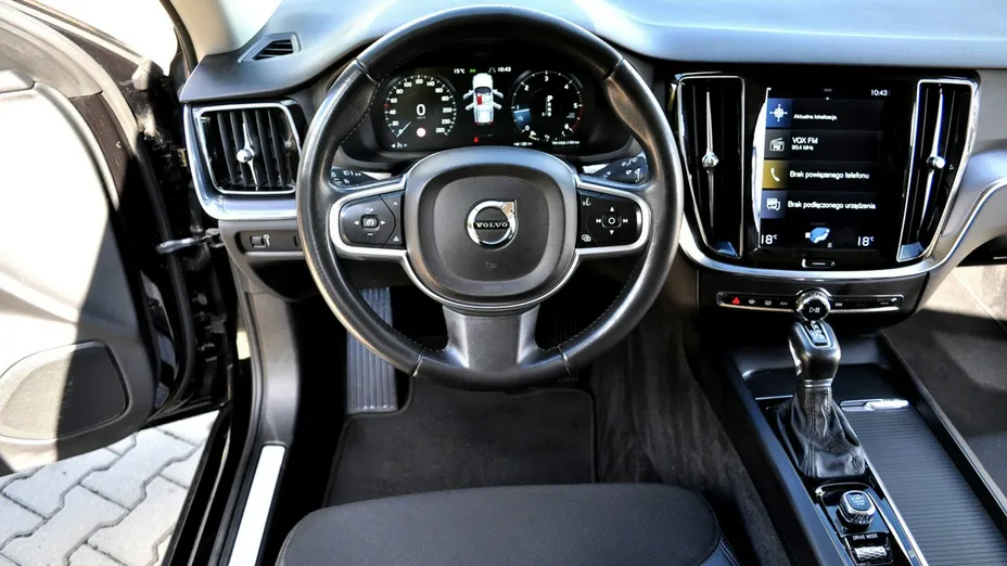 VOLVO V60 -